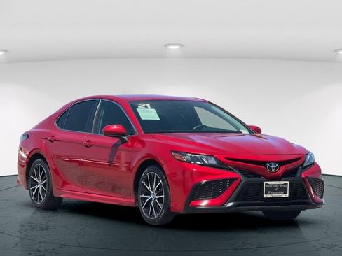 Used 2021 Toyota Camry SE FWD image 9