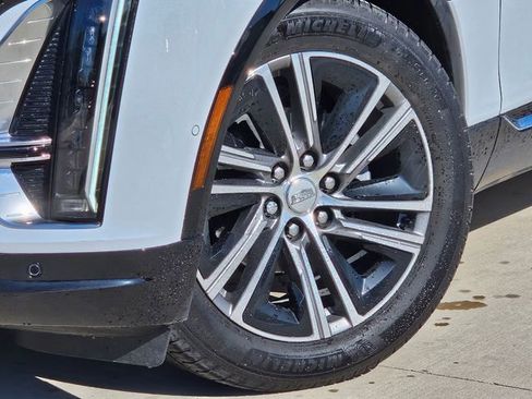 New 2026 Cadillac Lyriq Luxury image 6