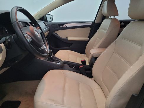 Used 2013 Volkswagen Jetta SE FWD image 17