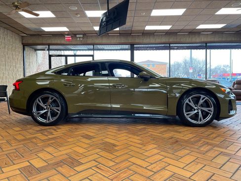 Used 2022 Audi e-tron GT Prestige w/ Prestige Package image 8