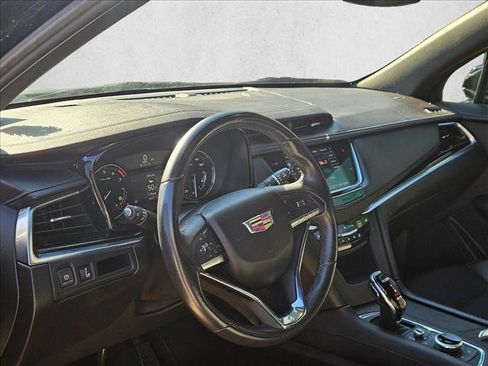 Used 2023 Cadillac XT6 Luxury image 10