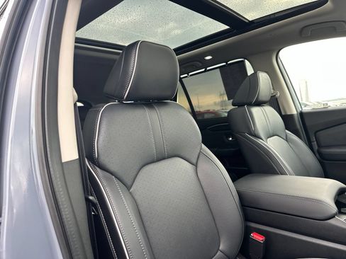 Used 2025 Honda Pilot Elite image 44