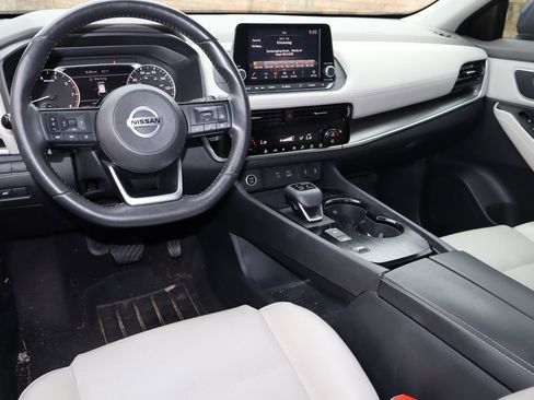 Used 2021 Nissan Rogue SV w/ Premium Package FWD image 5