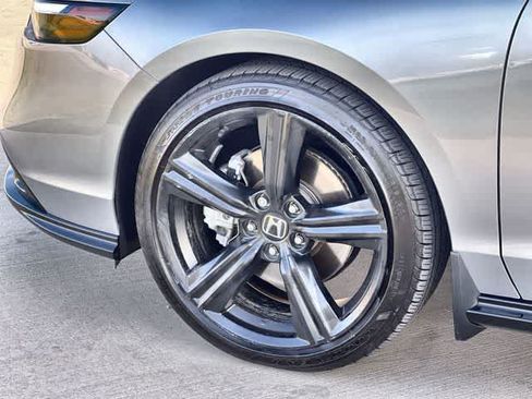 Used 2025 Honda Accord Sport image 9