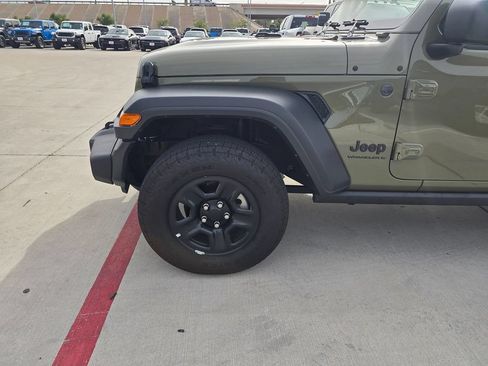 Used 2026 Jeep Wrangler Unlimited Sport AWD/4WD image 7