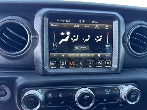 Used 2023 Jeep Wrangler Unlimited Sahara w/ Cold Weather Group AWD/4WD image 19