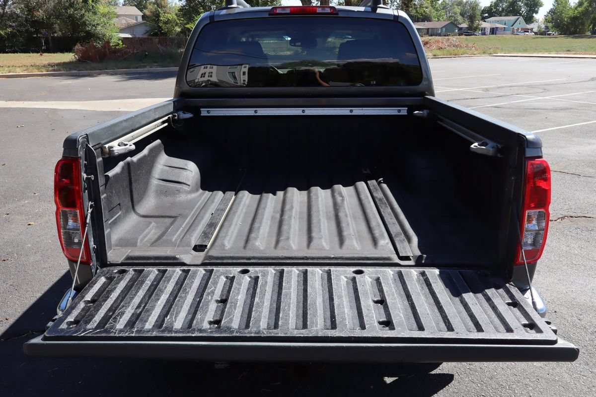 Used 2009 Nissan Frontier LE w/ LE Value Truck Pkg AWD/4WD image 14