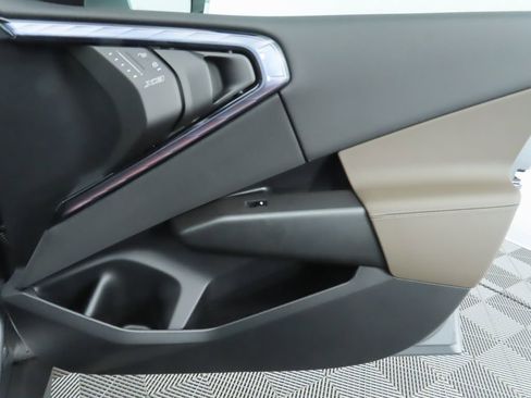 Used 2025 BMW X3 xDrive30i w/ Premium Package image 27