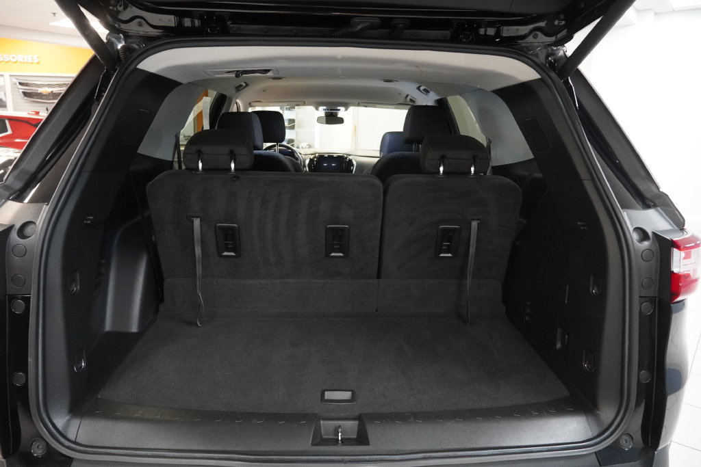 Used 2021 Chevrolet Traverse LT FWD image 24