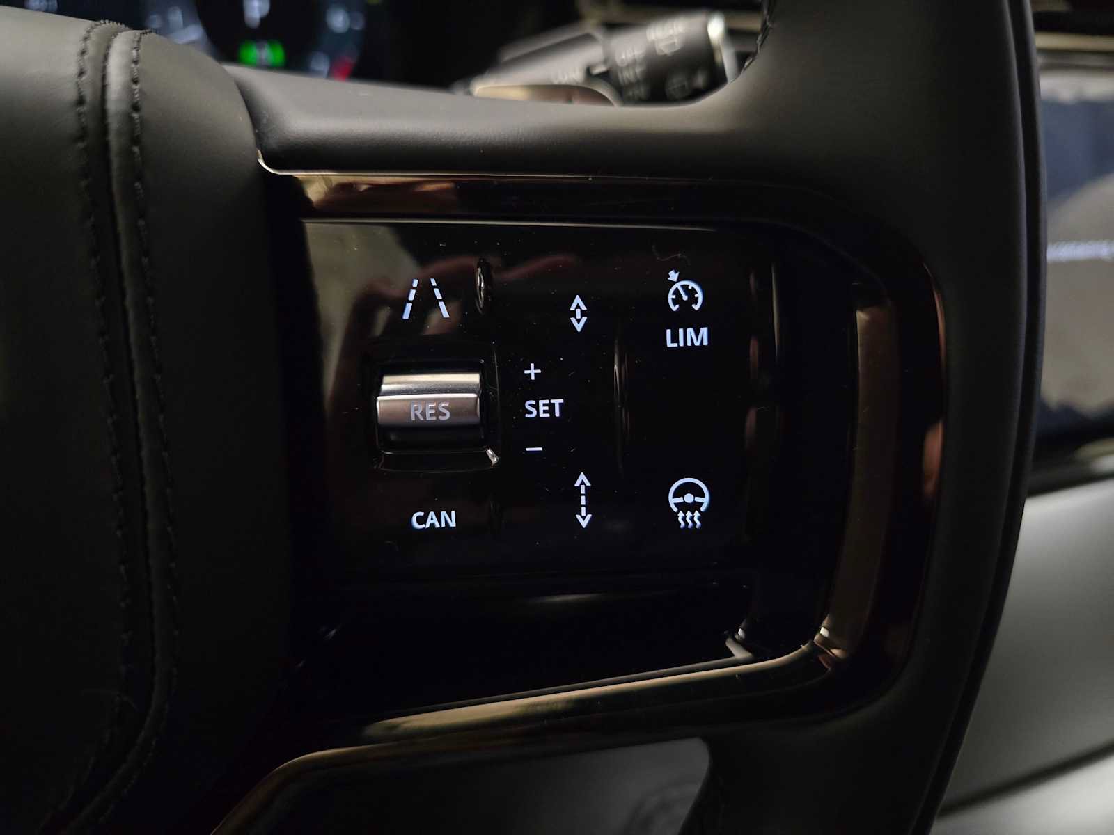 New 2026 Land Rover Range Rover Velar S AWD/4WD image 31