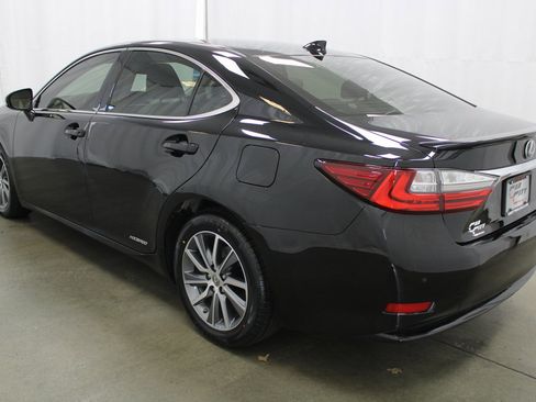 Used 2018 Lexus ES 300h image 7