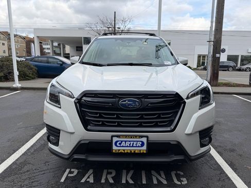 Used 2023 Subaru Forester Premium image 2