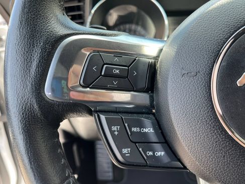 Used 2016 Ford Mustang Coupe RWD image 22