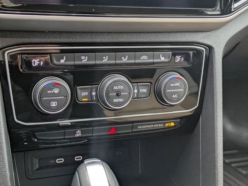 Used 2022 Volkswagen Atlas Cross Sport SE image 22