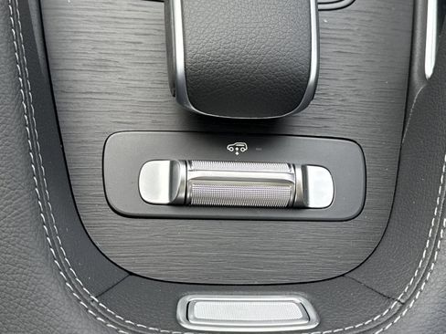 New 2026 Mercedes-Benz GLS 450 4MATIC image 37