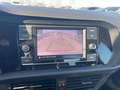 Used 2024 Volkswagen Jetta SE image 10