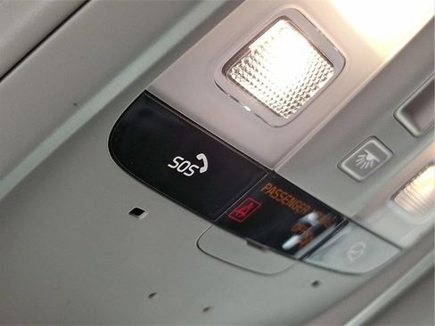 Certified 2025 Volvo XC60 B5 Plus image 22