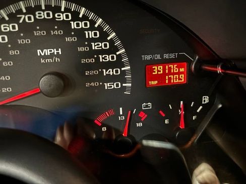 Used 1999 Chevrolet Camaro Z28 RWD image 26