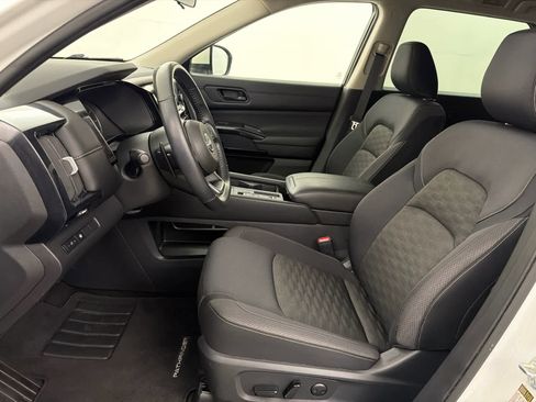 Certified 2024 Nissan Pathfinder SV FWD image 14