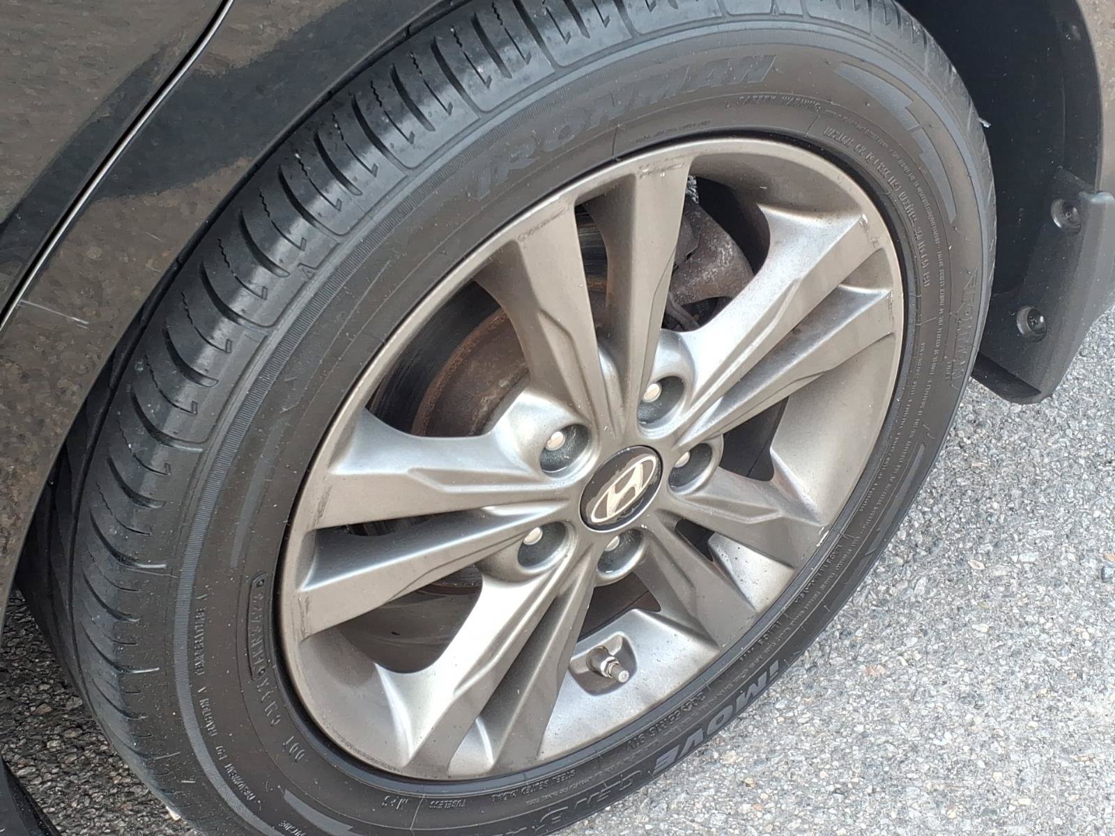 Used 2018 Hyundai Elantra Value Edition FWD image 11