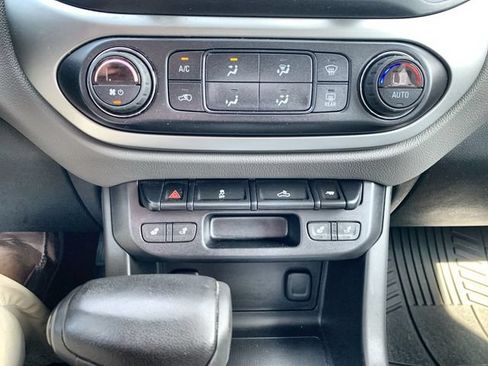 Used 2015 Chevrolet Colorado LT w/ Luxury Package AWD/4WD image 16