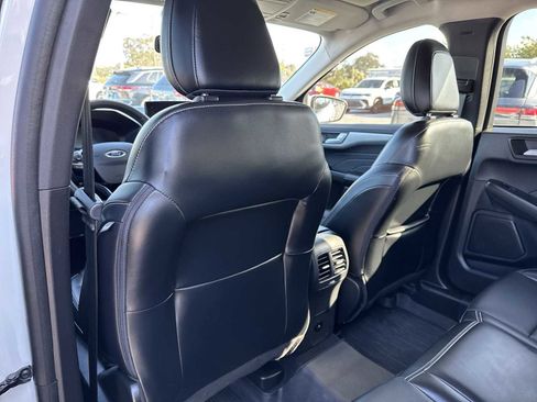 Used 2023 Ford Escape Platinum image 18