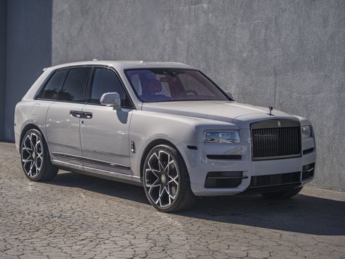 Used 2023 Rolls-Royce Cullinan Black Badge w/ Leather Finishing Pack image 5