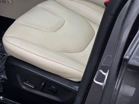 Used 2021 Ford Edge Titanium w/ Class II Trailer Tow Package image 23