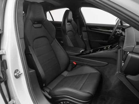 Certified 2025 Porsche Panamera Turbo image 28