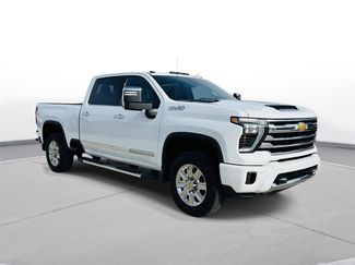 Used 2025 Chevrolet Silverado 2500 High Country w/ Technology Package video 2