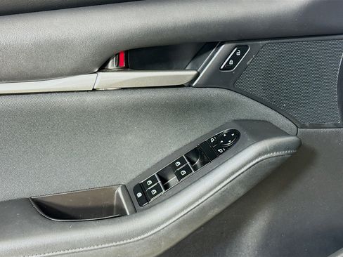 Used 2021 MAZDA MAZDA3 s image 24