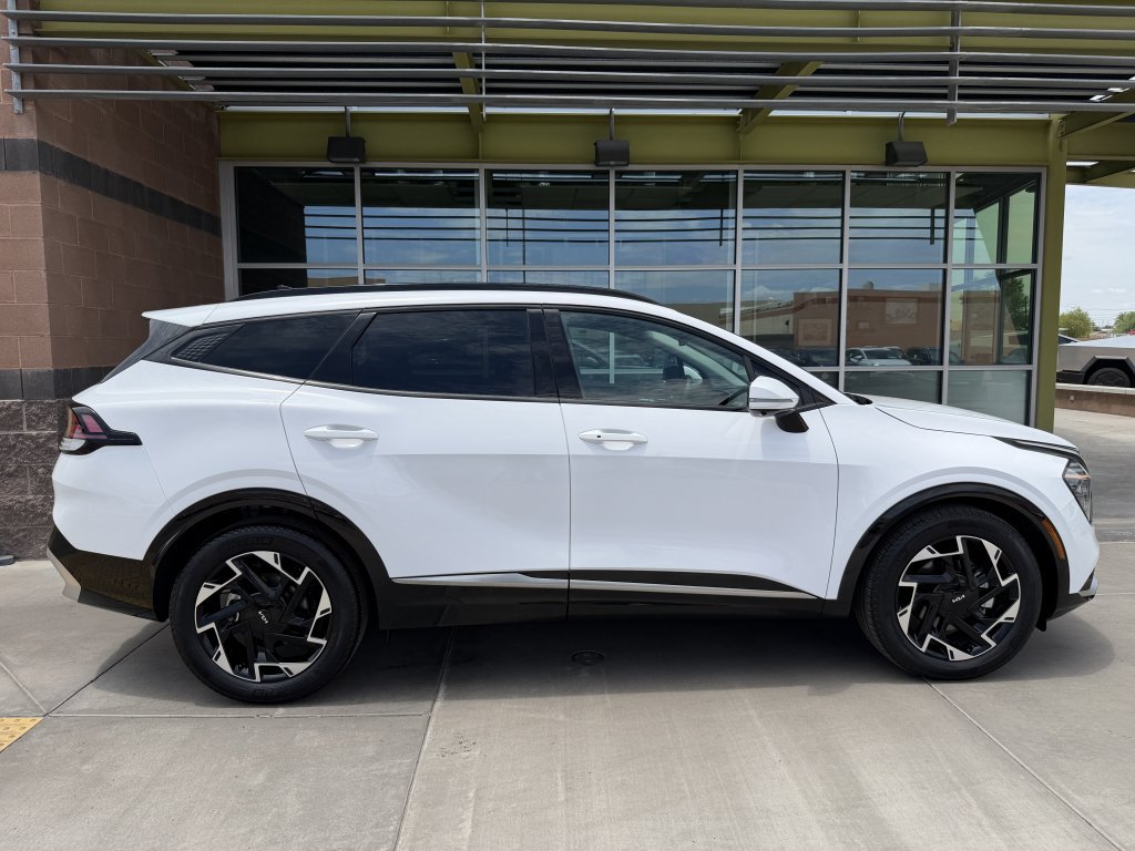 Used 2025 Kia Sportage SX FWD image 9