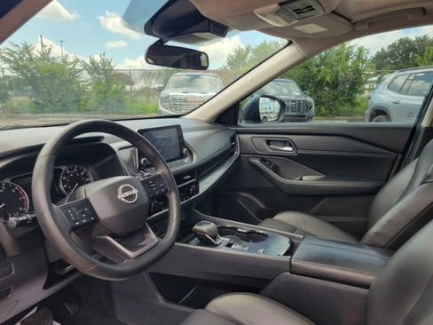 Used 2025 Nissan Rogue SV w/ SV Premium Package FWD image 10