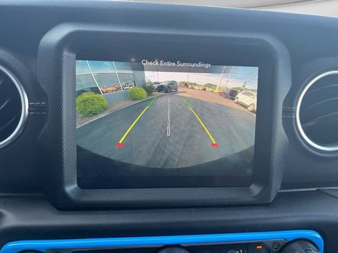 Used 2023 Jeep Wrangler Unlimited Sahara w/ Cold Weather Group AWD/4WD image 23