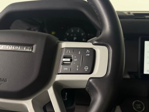 New 2024 Land Rover Defender 110 S image 40