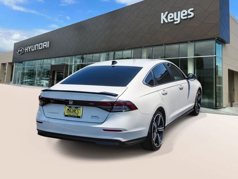 Used 2025 Honda Accord Sport image 4