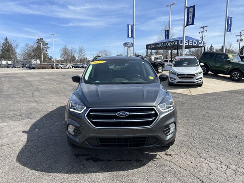 Used 2019 Ford Escape SE image 9