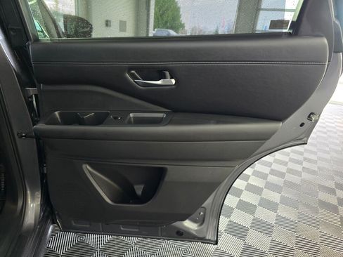 Used 2025 Nissan Pathfinder SL w/ SL Premium Package image 43