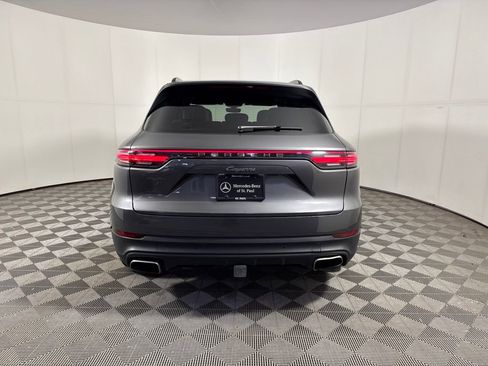 Used 2023 Porsche Cayenne AWD/4WD image 4