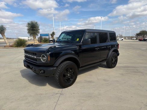 Used 2024 Ford Bronco Black Diamond image 3