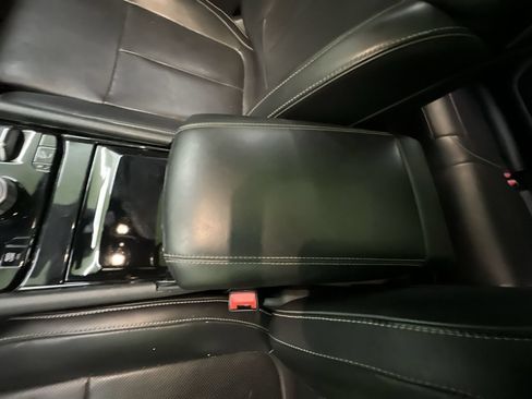 Used 2023 Jeep Grand Cherokee Overland w/ Advanced Protech Group III AWD/4WD image 27
