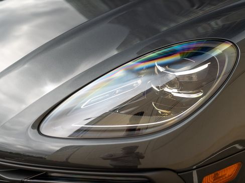 Certified 2026 Porsche Macan AWD/4WD image 29
