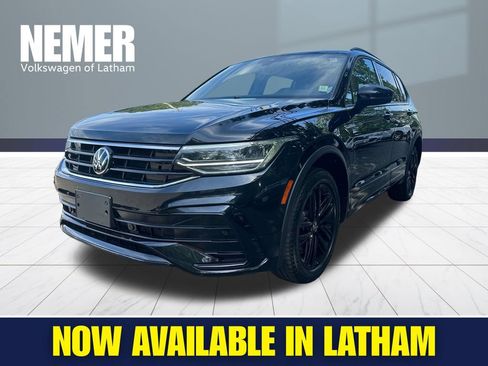 Used 2022 Volkswagen Tiguan SE R-Line AWD/4WD image 1