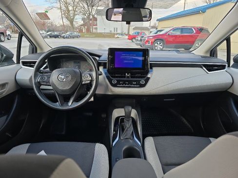 Used 2023 Toyota Corolla LE image 29
