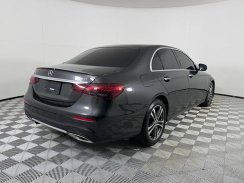 Used 2022 Mercedes-Benz E 350 4MATIC Sedan image 3