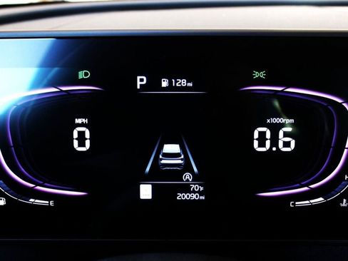 Used 2025 Kia Sportage EX FWD image 16