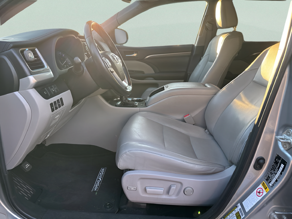 Used 2019 Toyota Highlander Limited Platinum w/ Protection Package #3 AWD/4WD image 22