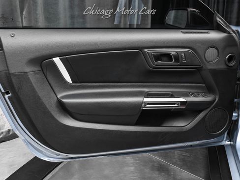 Used 2022 Ford Mustang Shelby GT500 w/ Carbon Fiber Track Pack image 29