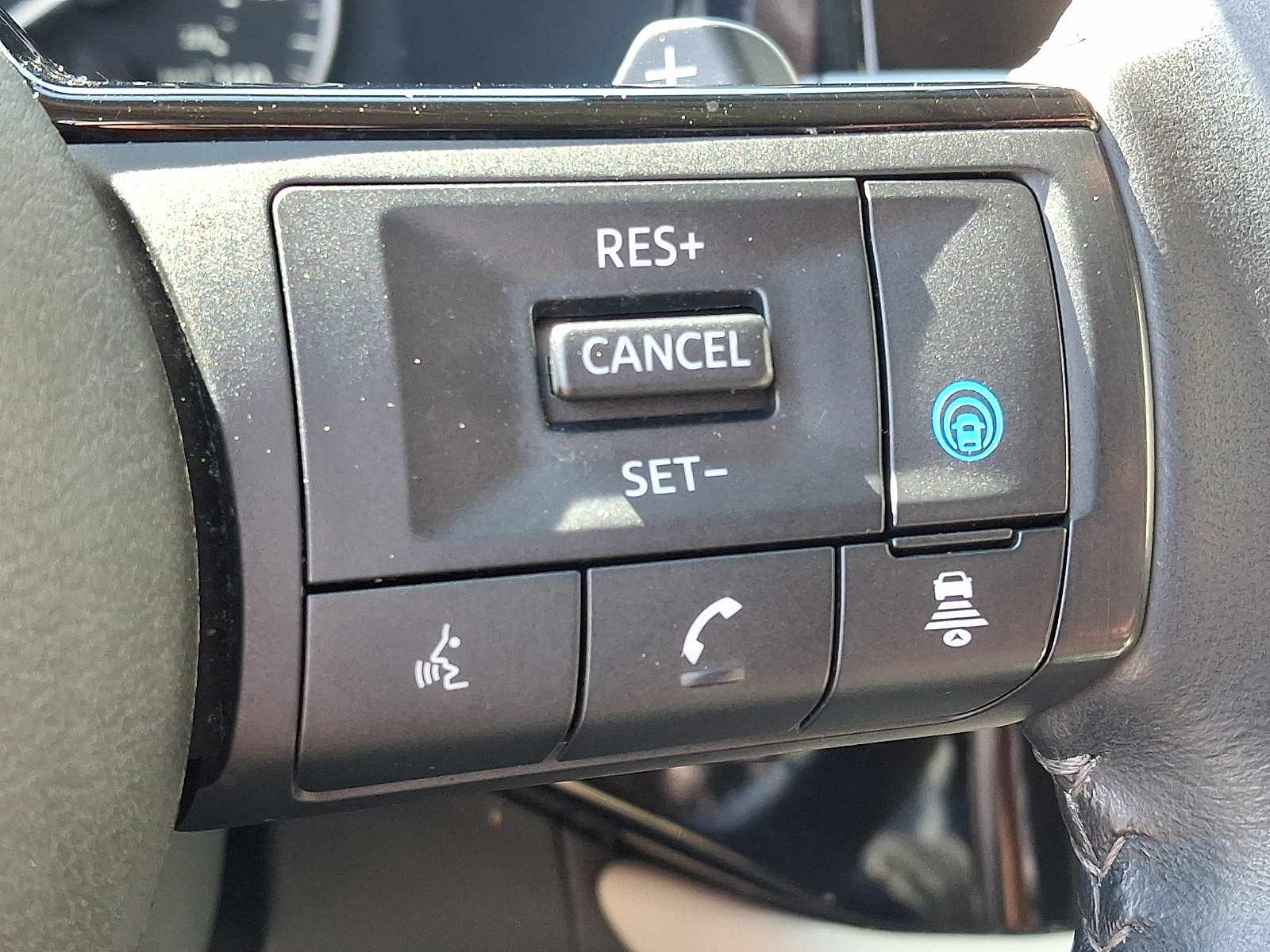 Used 2022 Nissan Pathfinder SV AWD/4WD image 21