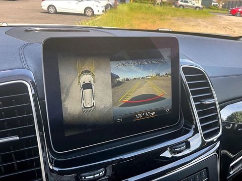 Used 2017 Mercedes-Benz GLE 550e image 29